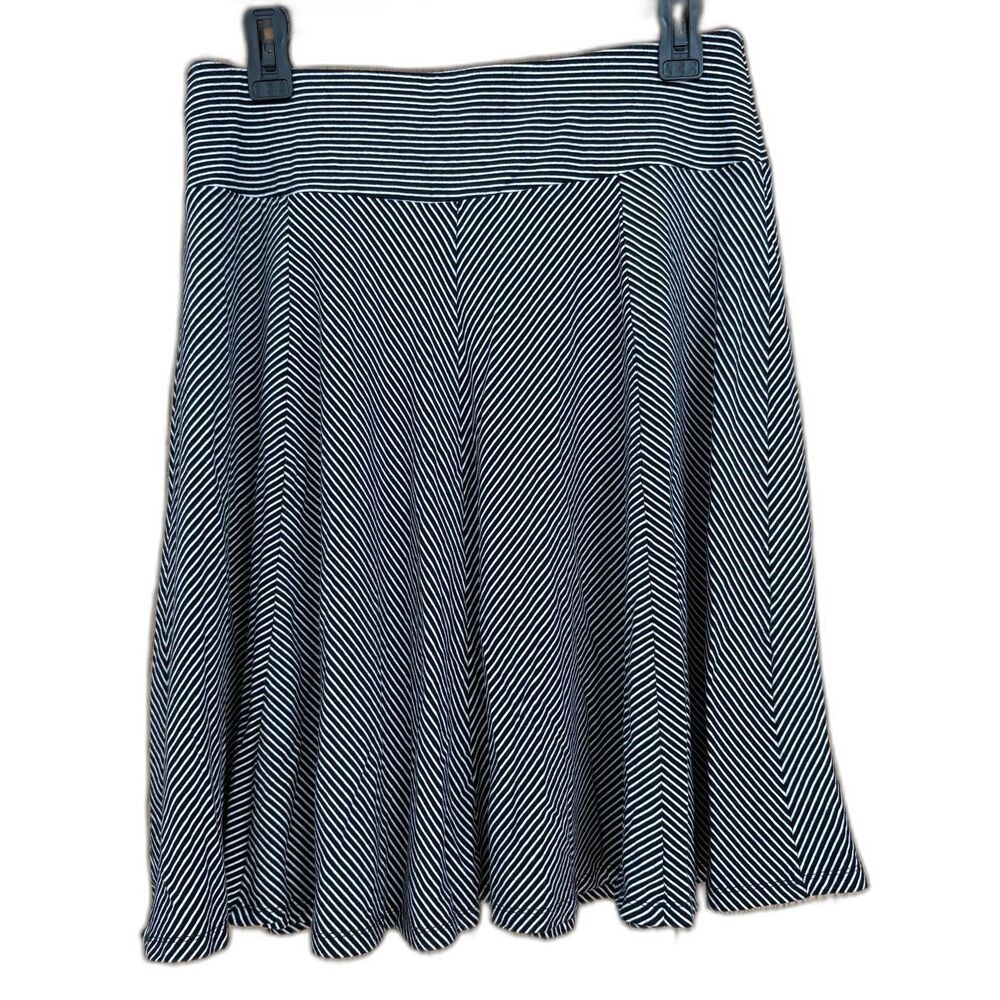 Talbots Striped A Line Skirt Petite Medium Black White Chevron Knit Flare PM